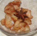 Birne mit Sternanis und Zimt