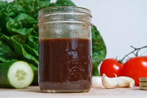 Einfache Balsamico-Vinaigrette