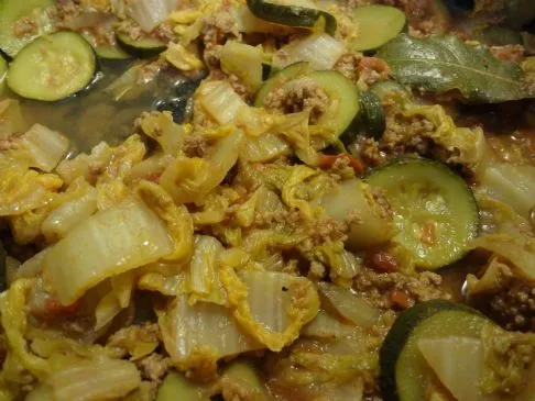 Napa- und Zucchini-Eintopf