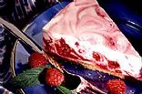 Leichte Himbeer-Swirl-Torte