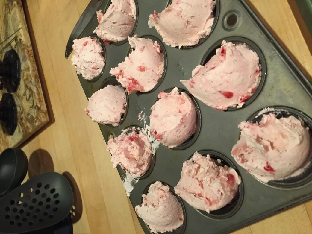 Erdbeer-Frischkäse-Fettbombe Deluxe