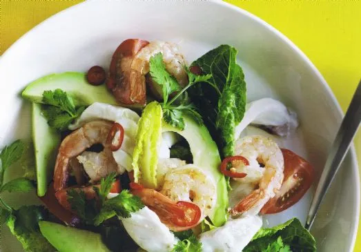 Limettengebeizter Schnapper mit Chili, Avocado & Garnelen