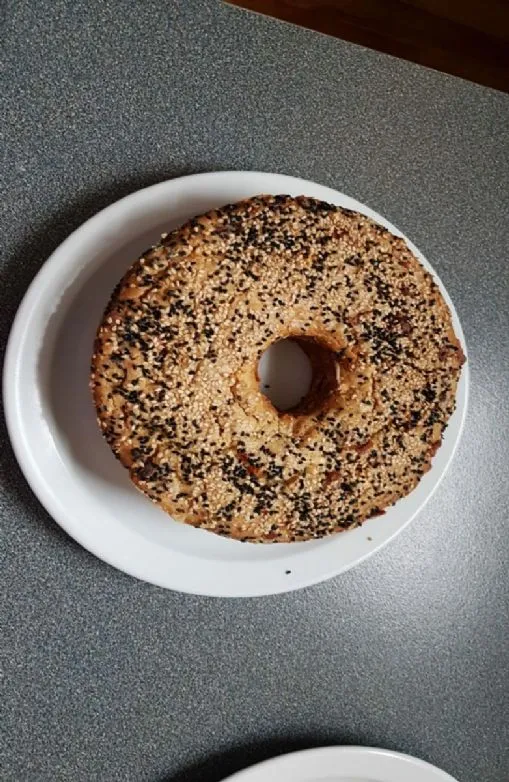 Herzhafter Kuchen mit Käse und Zwiebeln