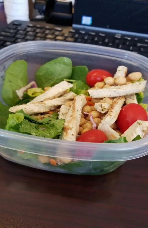 Veganer Chik'n Gartensalat