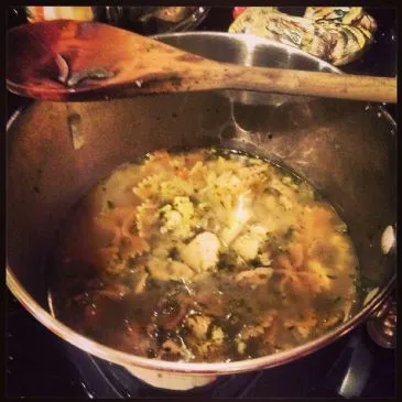 Hühnchen-Nudelsuppe "Zurück vom Tod"