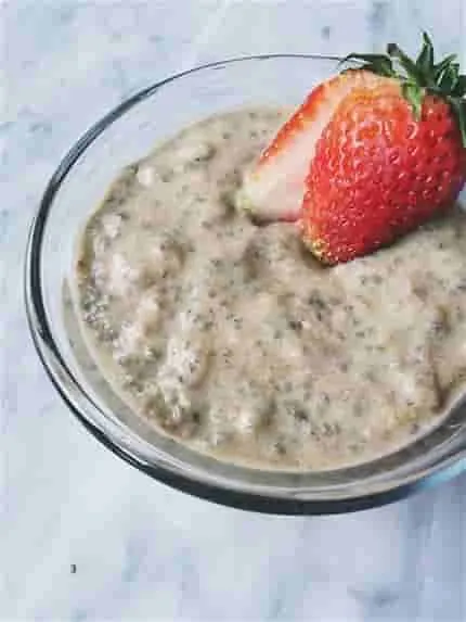 Bananen-Chia-Samen-Pudding (1/3 Tasse = 1 Portion)