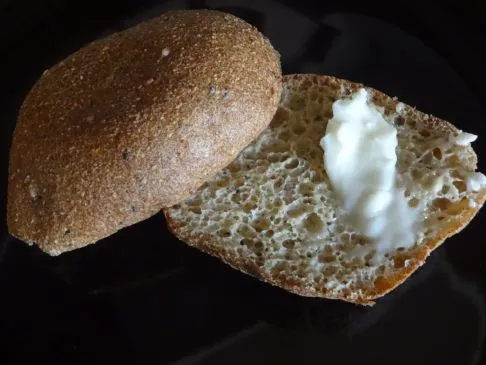 Psyllium-Hülsen-Kokosmehl-Samenbrötchen (low carb/glutenfrei)