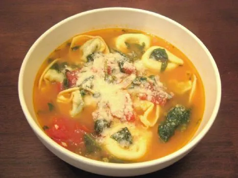 Tortellini-Suppe