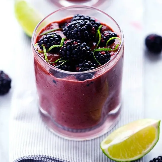 Brombeer-Limetten-Grüner Smoothie