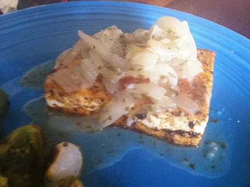 In der Pfanne gebratener Mojo-Tofu