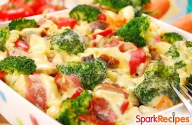 Überbackene Pasta mit Gemüse und Pute