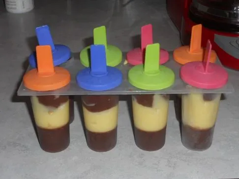 Schokoladen-Bananen-Eis am Stiel