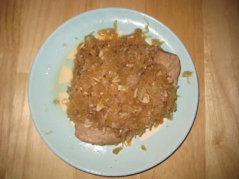 Schweinekoteletts mit Sauerkraut
