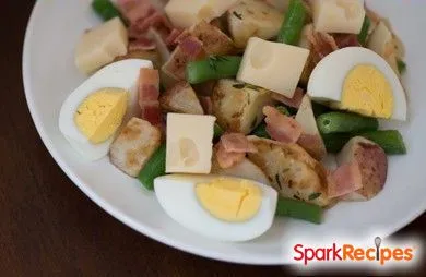 Französischer Kartoffelsalat mit grünen Bohnen und Speck