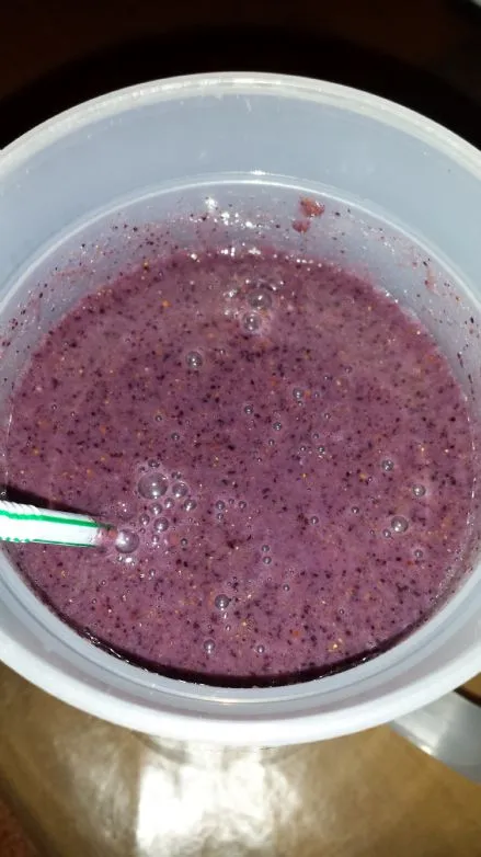 Cashew-/Mandel-Bananen-Beeren-Kirsch-Zimt-Protein-Smoothie