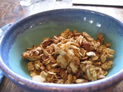 Mandel-Aprikosen-Granola