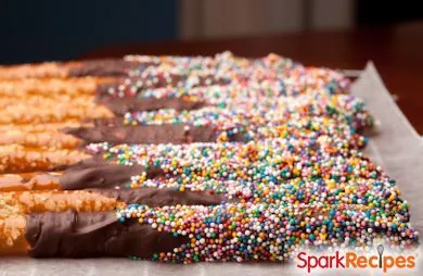 Schokoladenüberzogene Brezeln