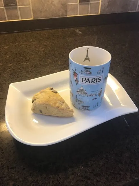 Zuckerfreie Schokoladenstückchen-Scones