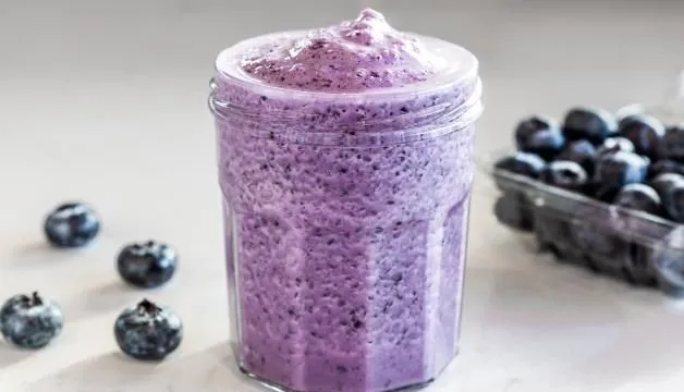 Keto-Blaubeer-Smoothie