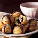 Schokoladengefüllte Pfannkuchen – macht etwa 30 Stück mit je 92 Kalorien