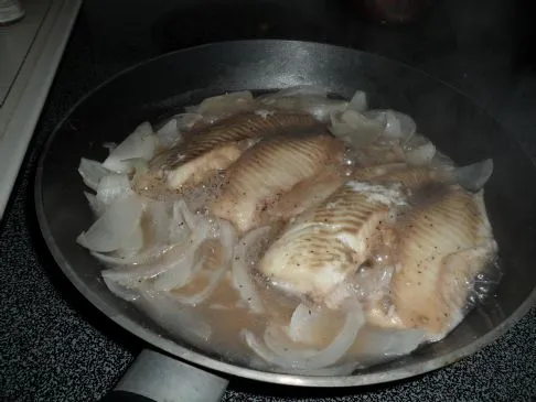Gebratene Tilapia mit Weißwein