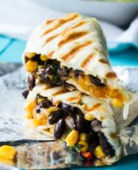 Fiesta Tortilla-Wraps mit schwarzen Bohnen und Reis