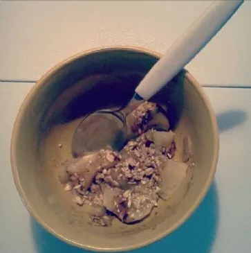 Mikrowellen-gefüllter Apfel