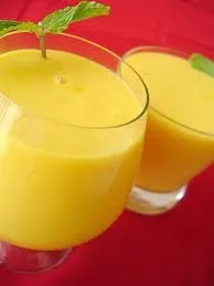 Veganer Mango Lassi