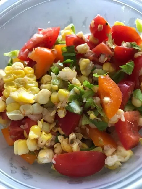 Grün-Rot-Gelber Sommersalat