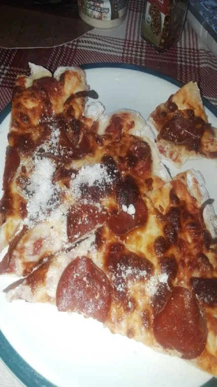 Pizza mit 3-Zutaten-Teig