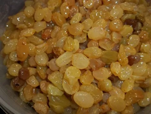 In Gin eingelegte Rosinen