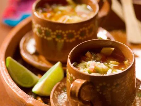 Mexikanische "Hühnchen" Limettensuppe (Soupa De Lima)