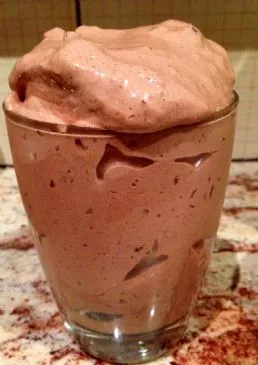 Ninas Köstliche Hochprotein-Schokoladen-Erdnussbutter-Protein-Mousse mit niedrigem Kohlenhydratgehalt