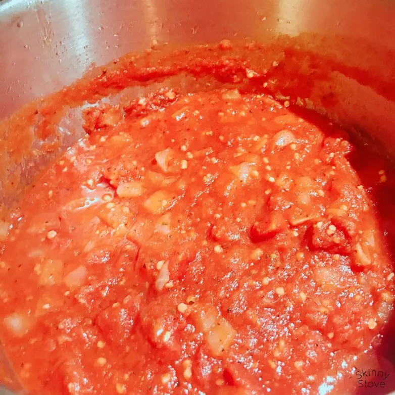 Schnelle und einfache Marinara-Sauce (Leichte Variante)