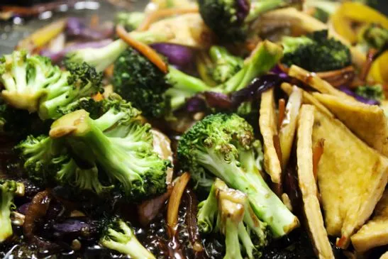 Janas Süß-Chili-Tofu-Pfanne oder Wraps