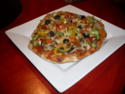 Pizza ohne Hefe und mit vielen Gemüse