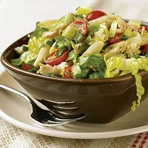 Hühnchen-Caesar-Pasta-Salat