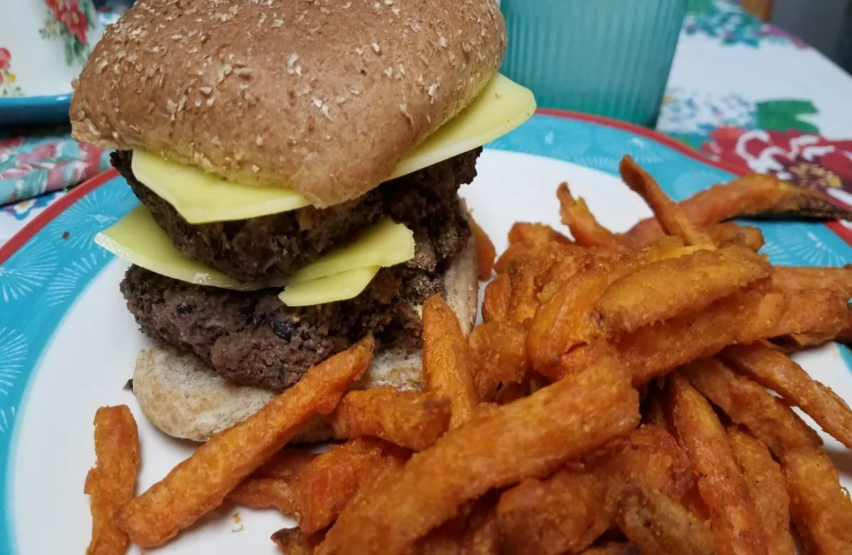 Einfacher Schwarze-Bohnen-Burger