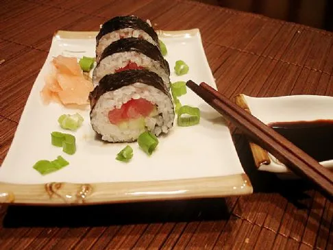 Thunfischrolle (Sushi)