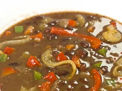 Schwarze Bohnen und Kohl