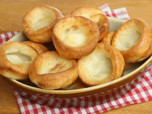 Yorkshire-Pudding (12 Muffin-Größe)
