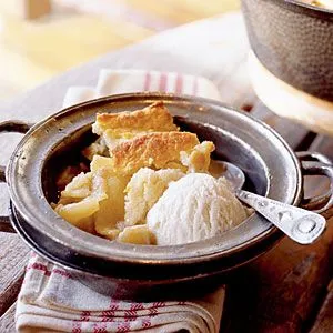 Apfel-Cobbler aus dem Dutch Oven