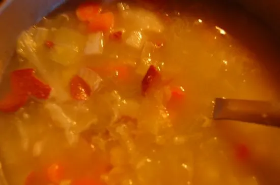 Kohlsuppe im polnischen Stil