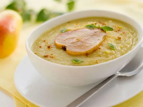 Apfel-Pastinaken-Suppe