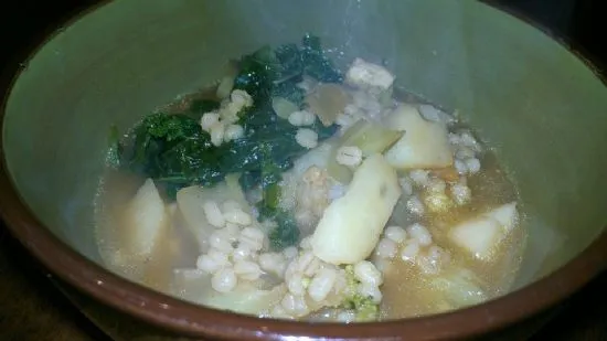 Asiatische Gemüse-Gersten-Suppe