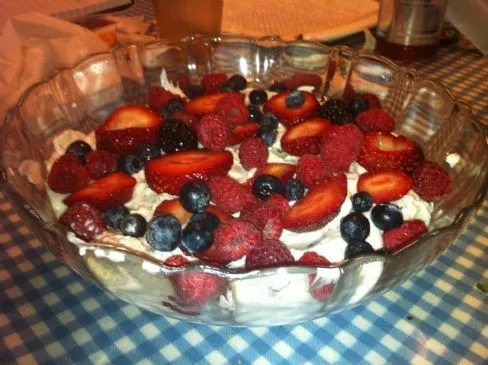 Hausgemachter Happy Fourth Trifle
