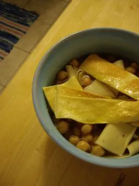 Kichererbsennudelsuppe