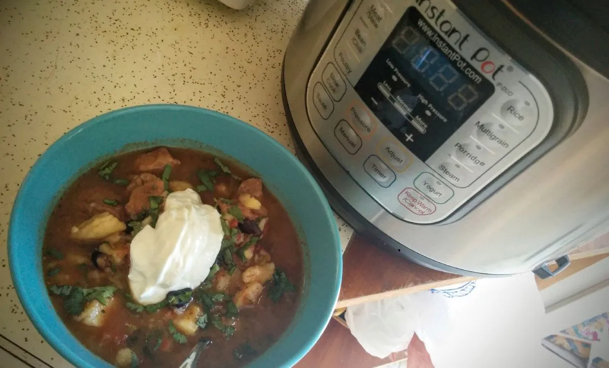 Schweine-Eintopf mit schwarzen Bohnen & Süßkartoffeln (Instant Pot) (THM-E)