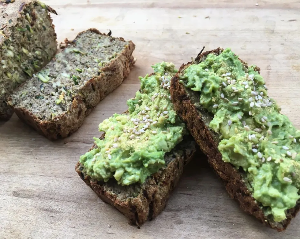 PALEO GLUTENFREIES VEGANES ZUCCHINI-BROT
