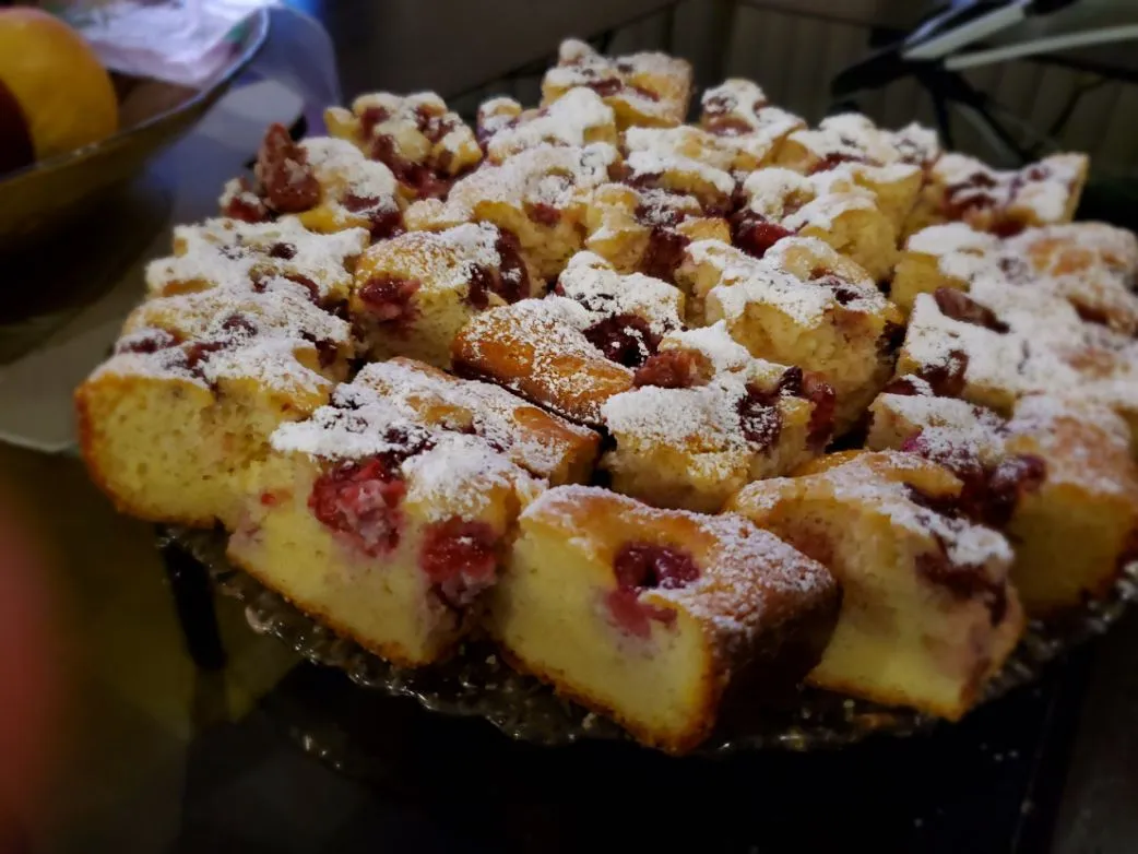 Carbquik-Kuchen mit Kirschen GN